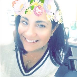 Meet your Posher, Gloria